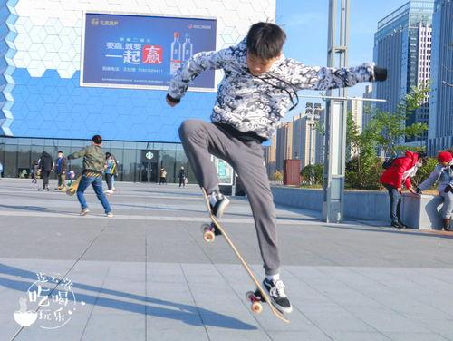 娱乐吃瓜滑板,吃瓜群众围观滑板圈精彩瞬间